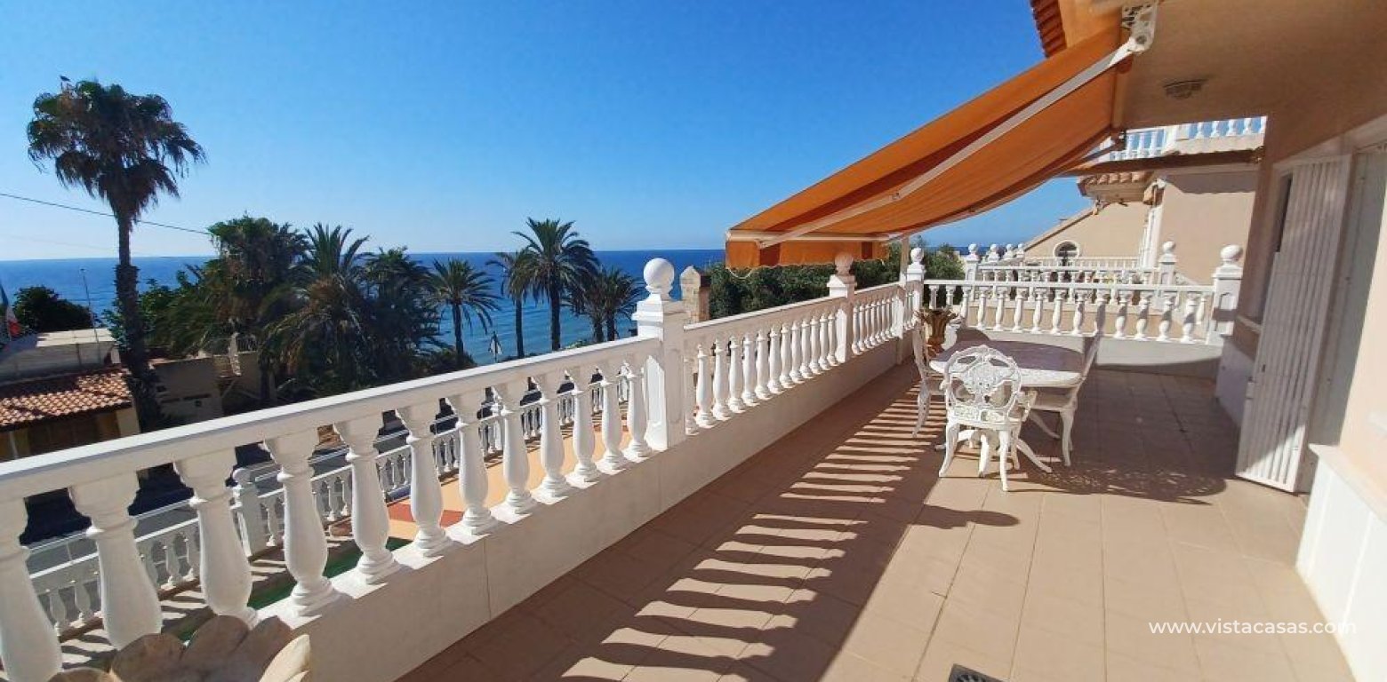 Resale - Villa - Torrevieja