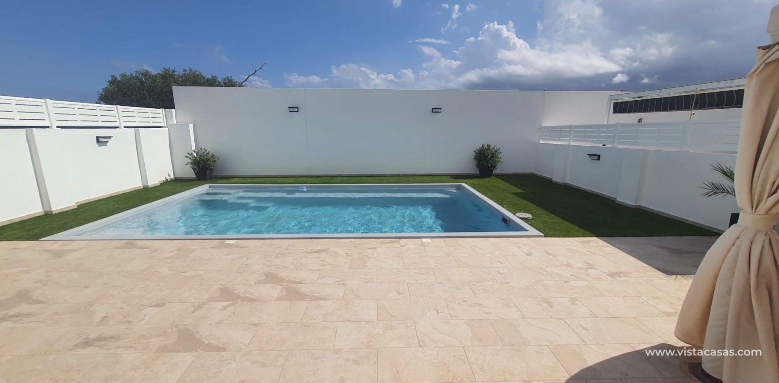 Sale - Villa - Torrevieja - San Luis