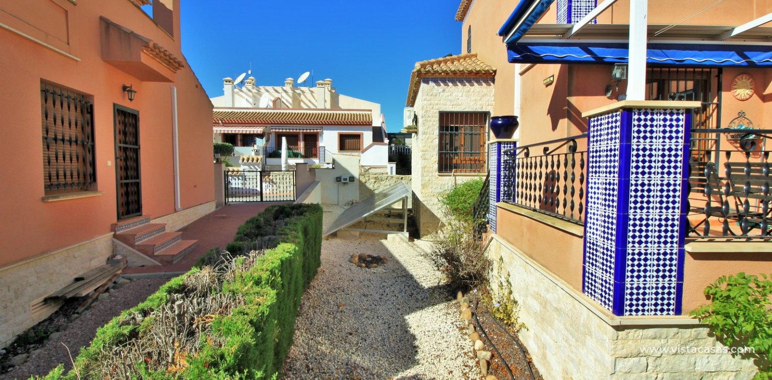 Detached Brisas villa for sale in La Cañada II San Miguel garden