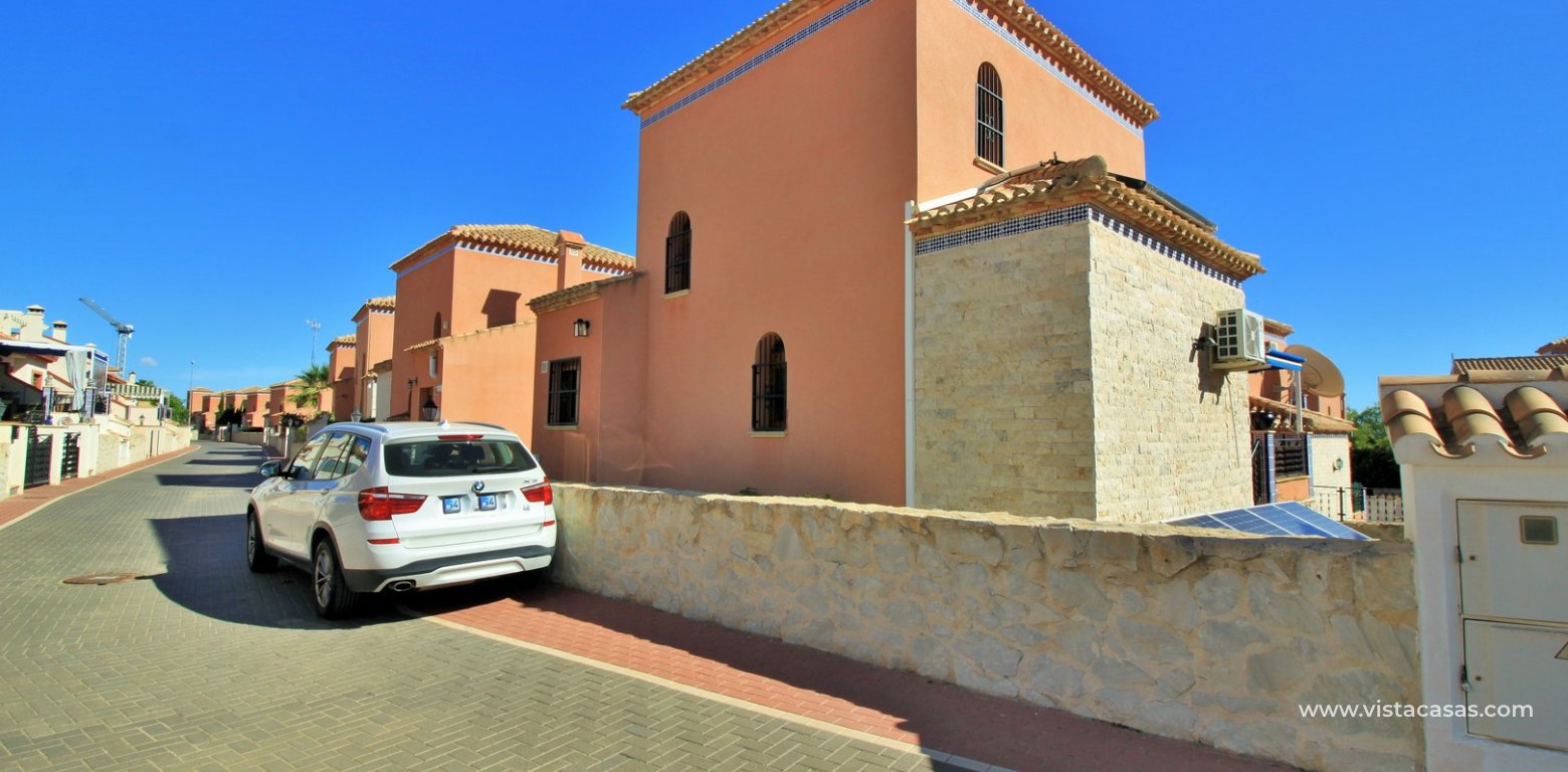 Detached Brisas villa for sale in La Cañada II San Miguel exterior