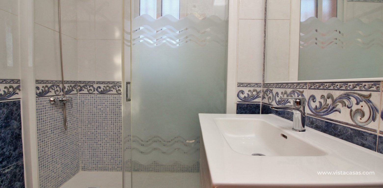 3 bedroom townhouse for sale Colinas Puerta Real 5 Villamartin bathroom