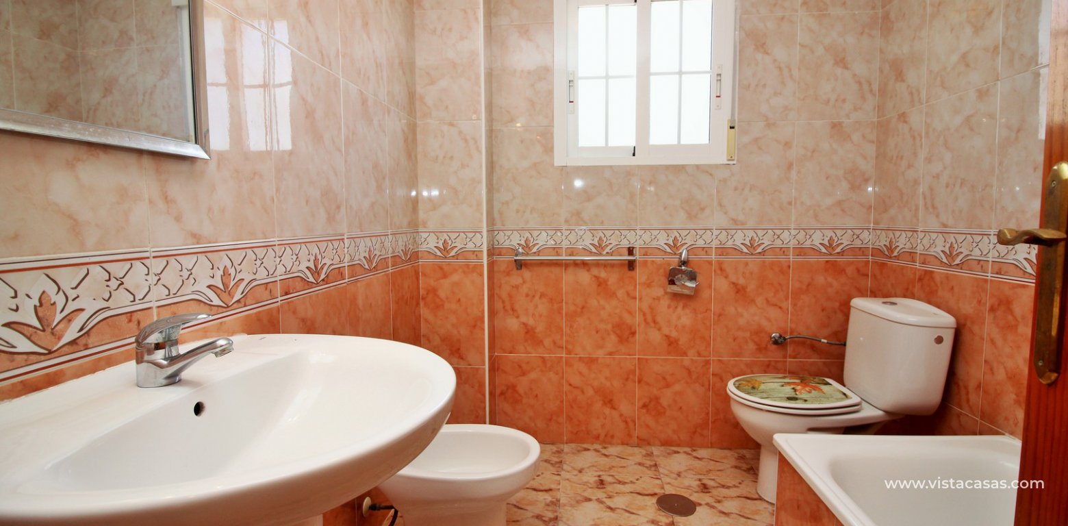 Property for sale in Lomas de Cabo Roig bathroom