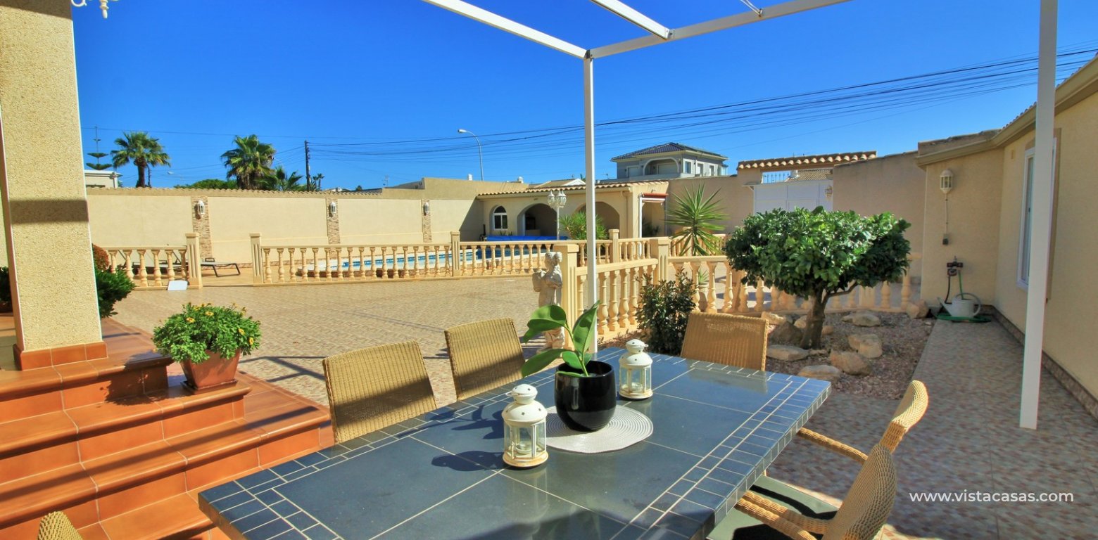 Resale - Villa - Torrevieja - La Siesta