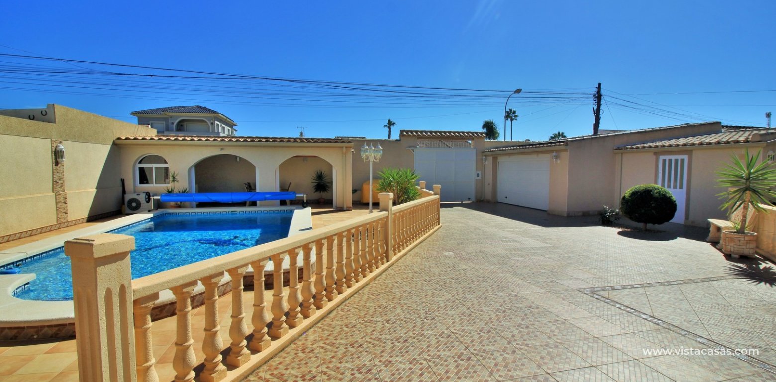 Sale - Villa - Torrevieja - La Siesta