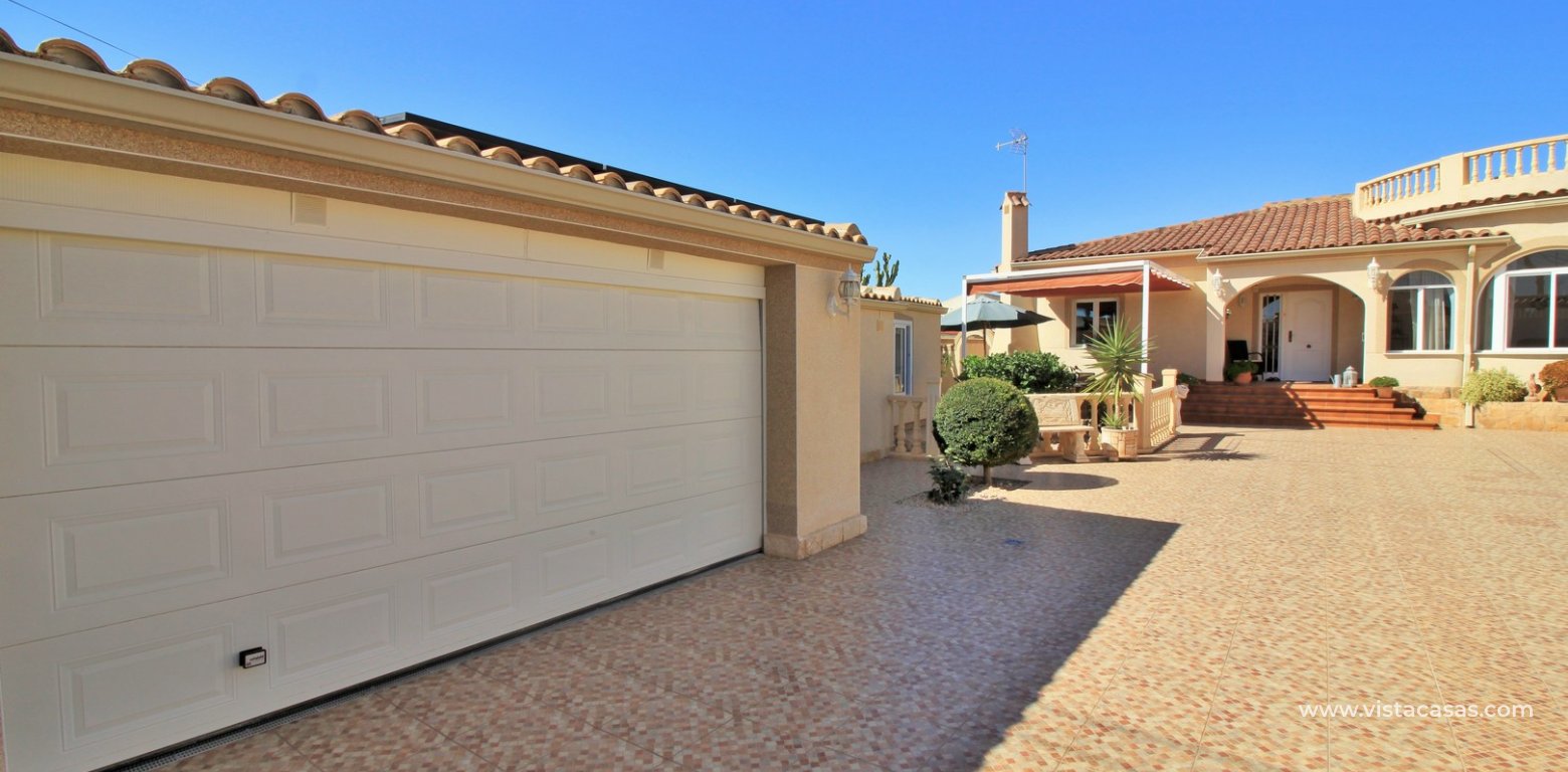 Resale - Villa - Torrevieja - La Siesta