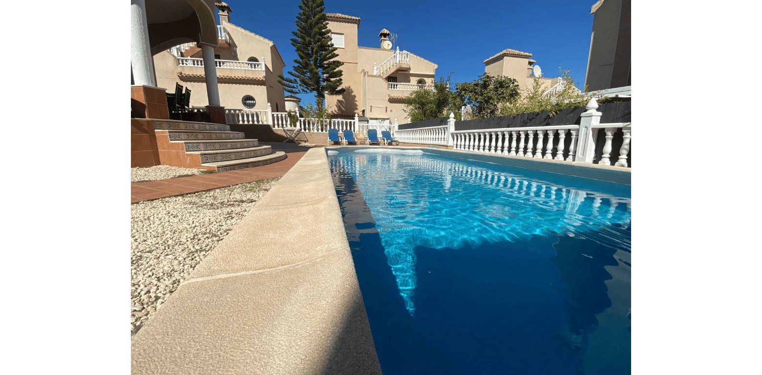 Sale - Villa - Villamartin