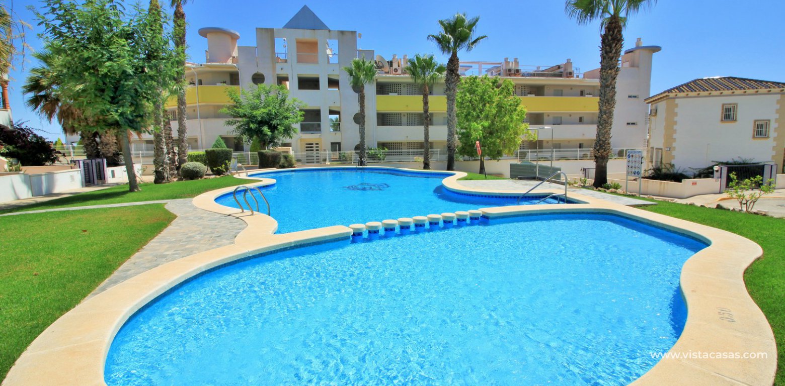 Townhouse for sale in Villamartin swimming pool