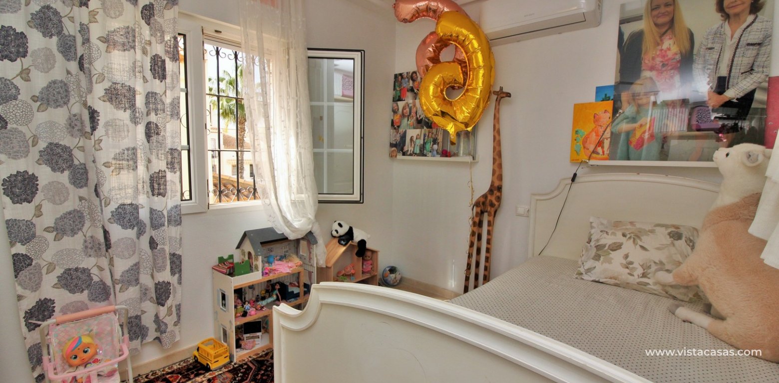 Top floor apartment for sale Montilla IV Playa Flamenca twin bedroom