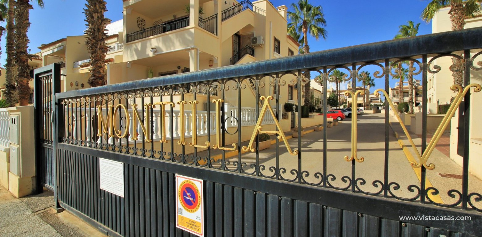 Top floor apartment for sale Montilla IV Playa Flamenca gated community