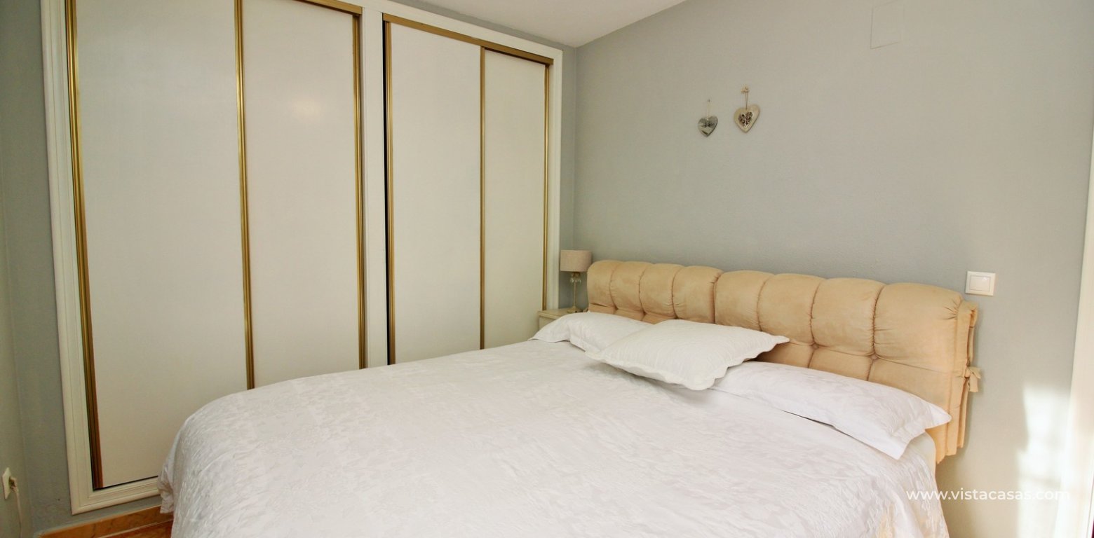 Ground floor apartment for sale Sol Golf Pau 8 master bedroom fitted wardrobes