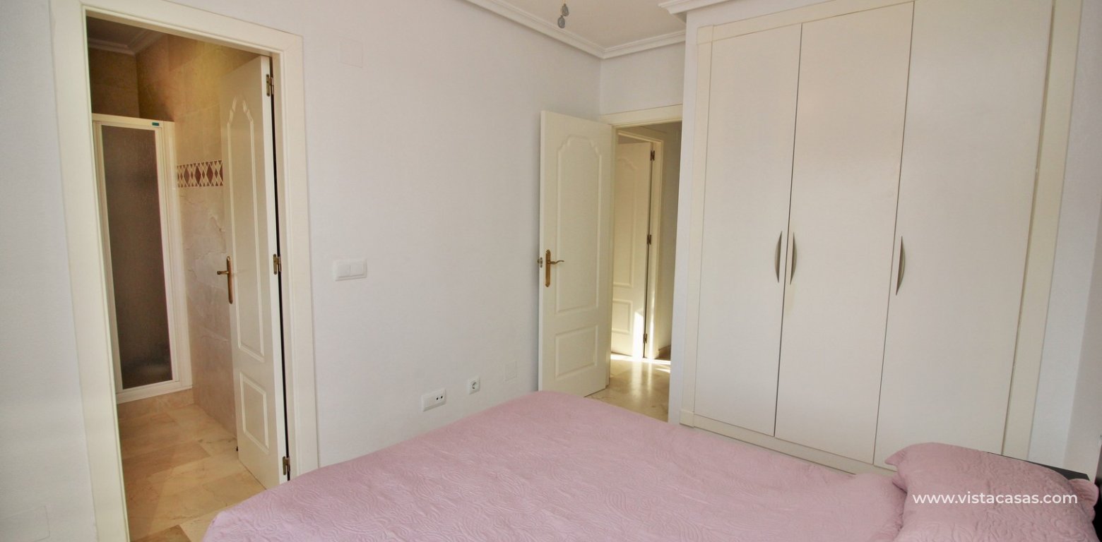 Top floor apartment for sale M3 Pau 8 Villamartin master bedroom fitted wardrobes