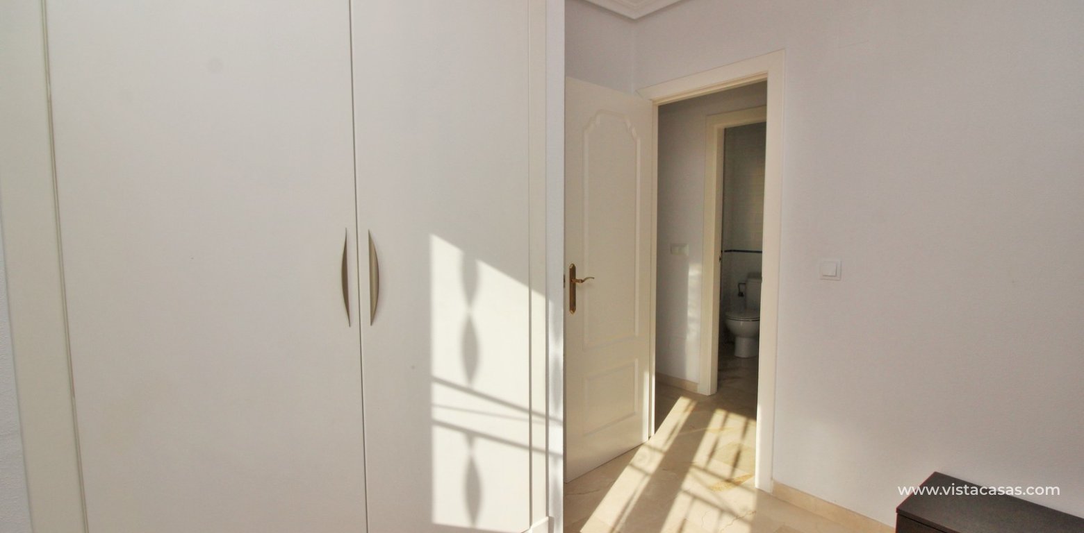 Top floor apartment for sale M3 Pau 8 Villamartin twin bedroom fitted wardrobes