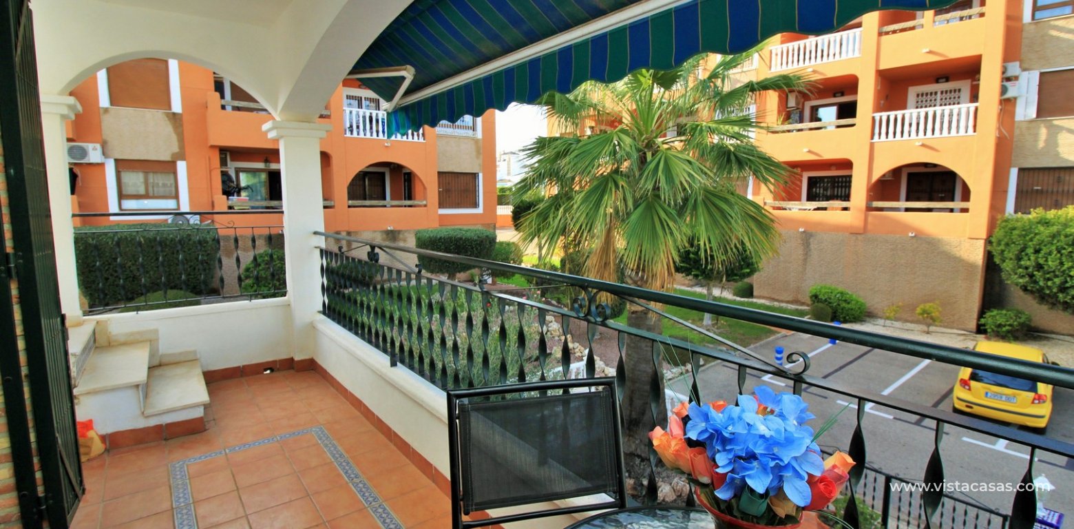 Top floor apartment for sale M3 Pau 8 Villamartin front balcony