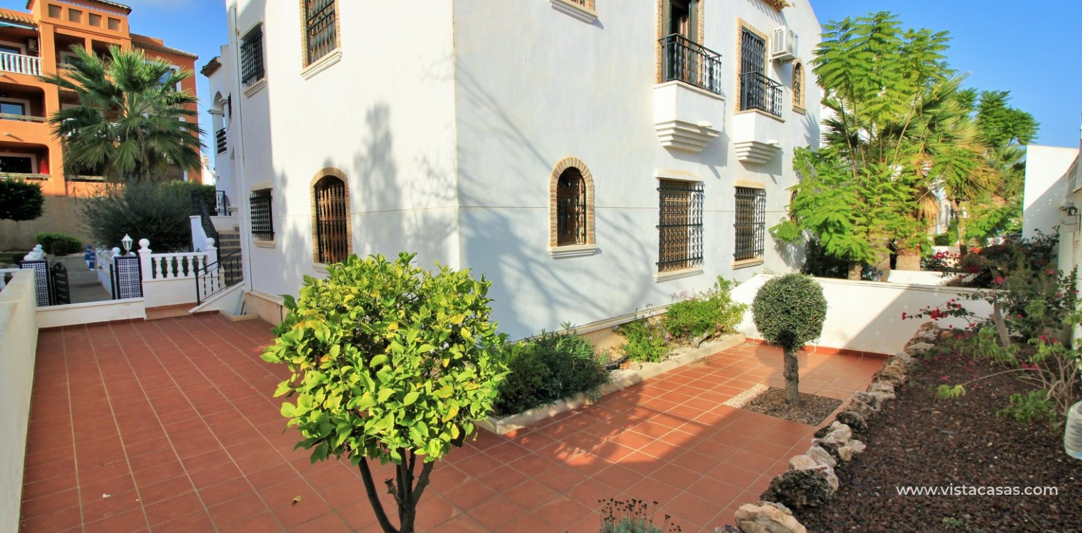 Top floor apartment for sale M3 Pau 8 Villamartin garden