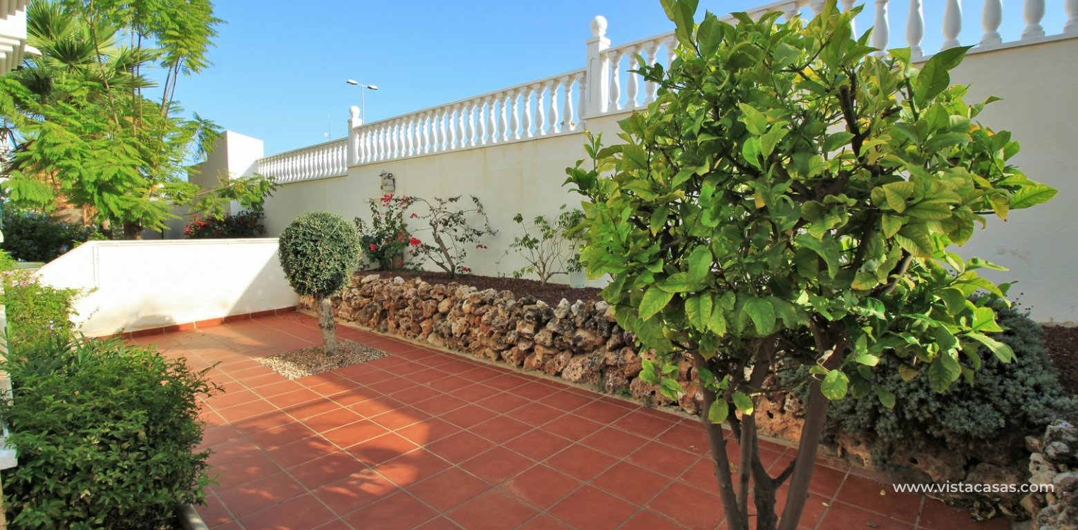 Top floor apartment for sale M3 Pau 8 Villamartin private garden