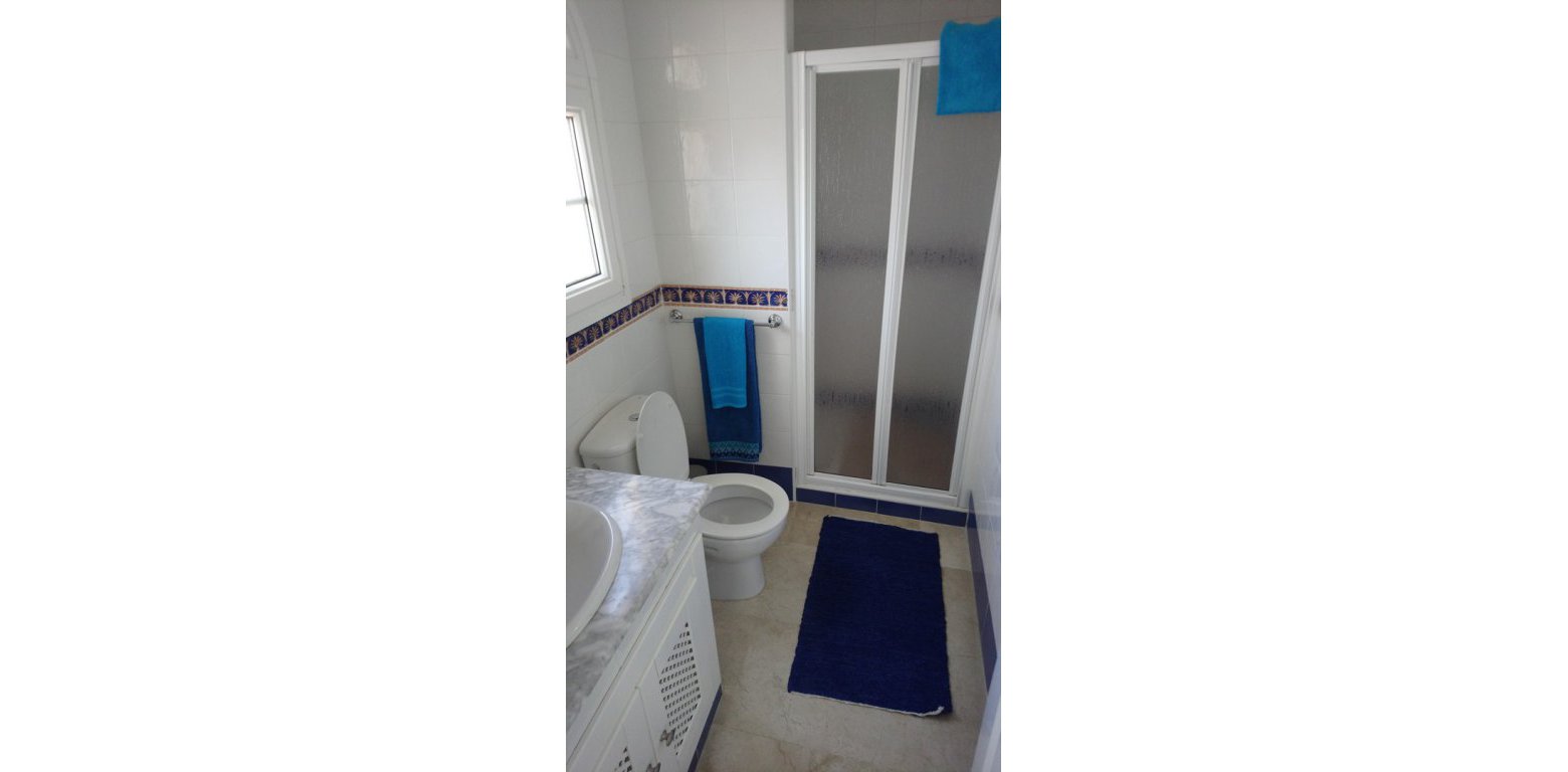 Apartment for sale in Villamartin en-suite bathroom