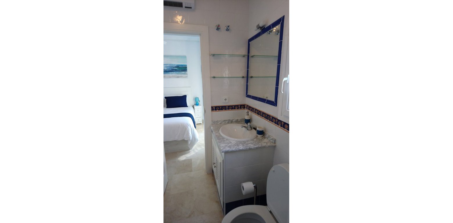 Apartment for sale in Villamartin en-suite bathroom 2