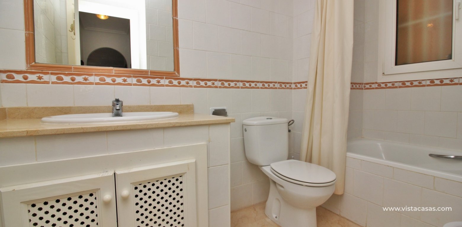 Ground floor apartment for sale Jumilla II Playa Flamenca bathroom