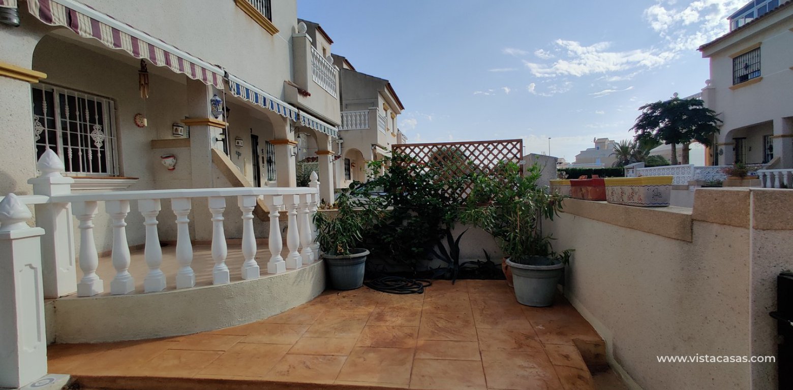 Townhouse for sale in Torrevieja garden