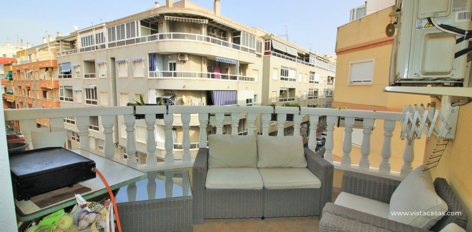 3 bedroom apartment for sale in Torrevieja balcony