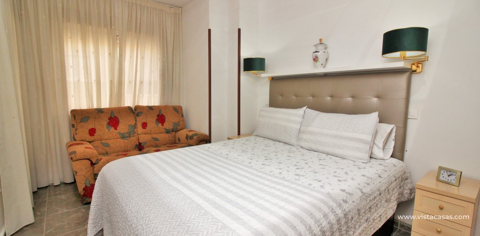 3 bedroom apartment for sale in Torrevieja master bedroom