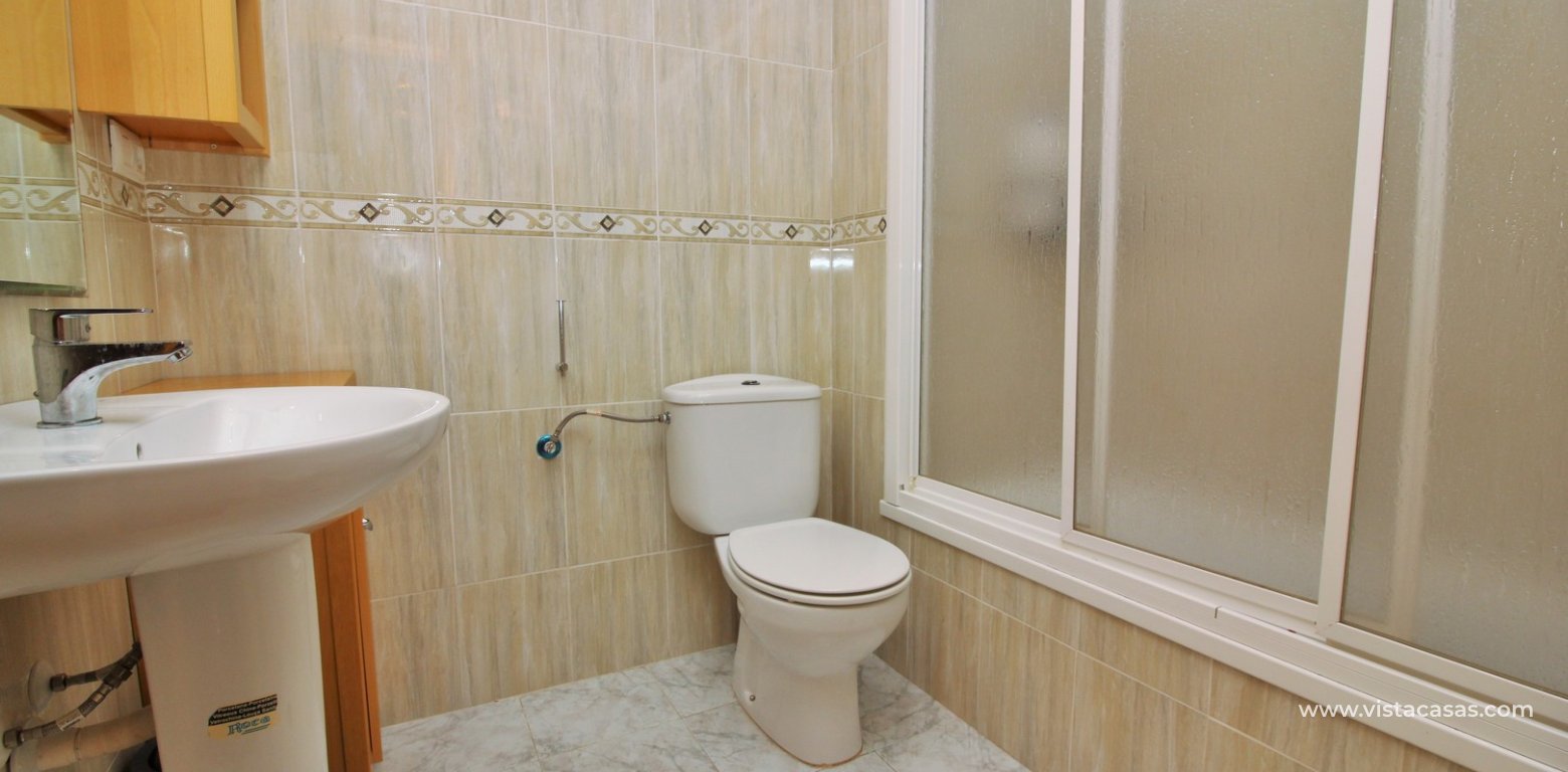 3 bedroom apartment for sale in Torrevieja bathroom 2