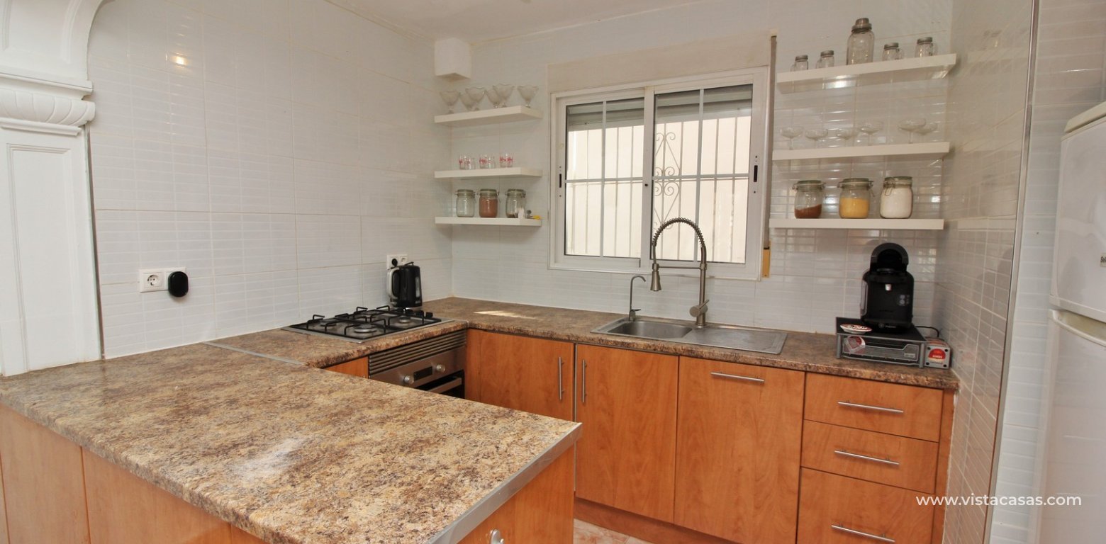 3 bedroom detached villa for sale in Villamartin Vistacasas kitchen