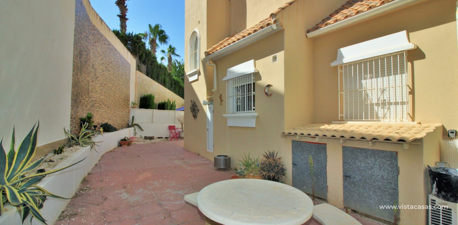 3 bedroom detached villa for sale in Villamartin Vistacasas rear garden