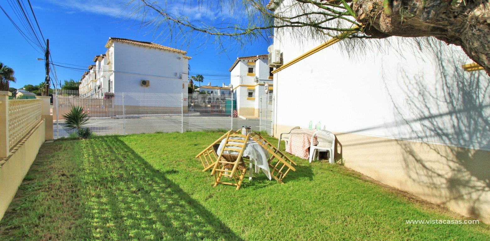 Top floor apartment for sale in El Mirador Villamartin communal garden