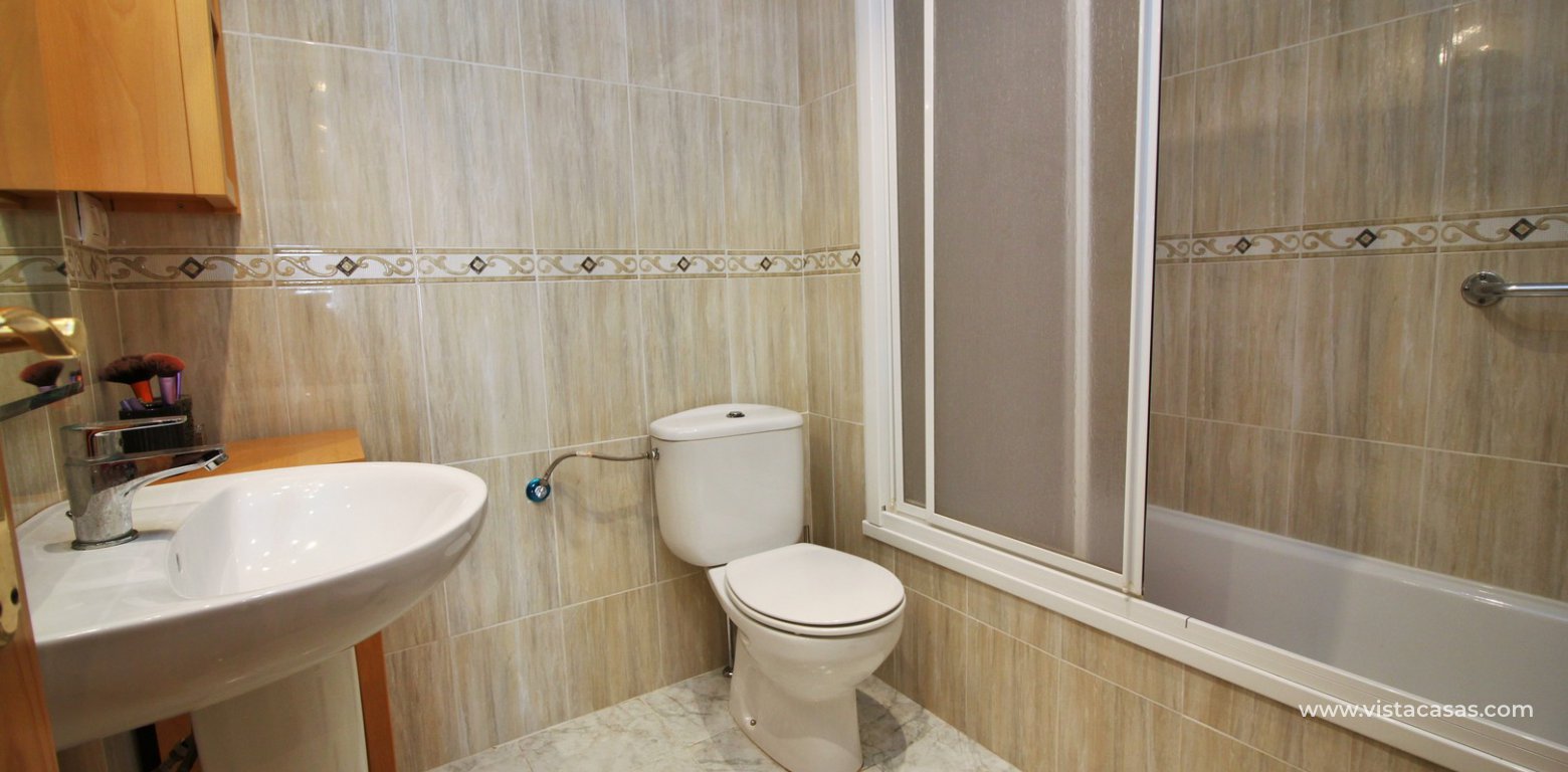 Apartment for sale in Torrevieja family bathroom