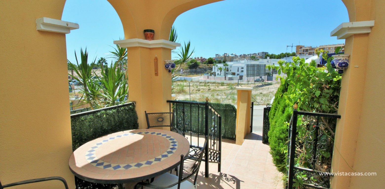 Townhouse for sale in Villamartin covered porch