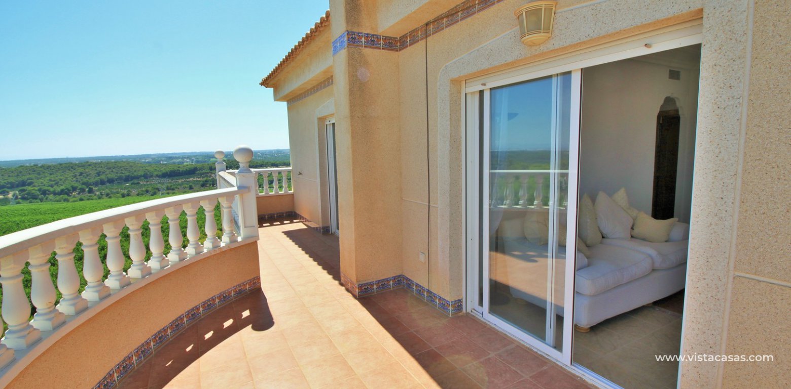 Detached villa for sale in Villamartin balcony