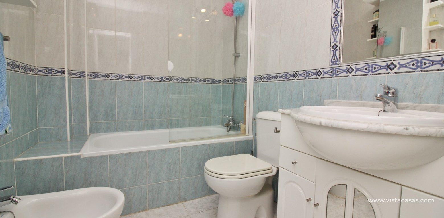 Townhouse for sale Costa Dorada III Villamartin bathroom