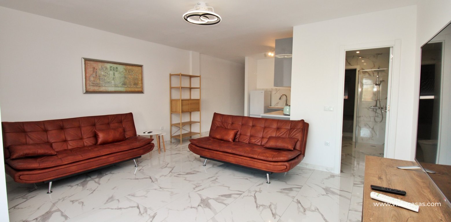 Renovated apartment for sale in the Villamartin Plaza lounge