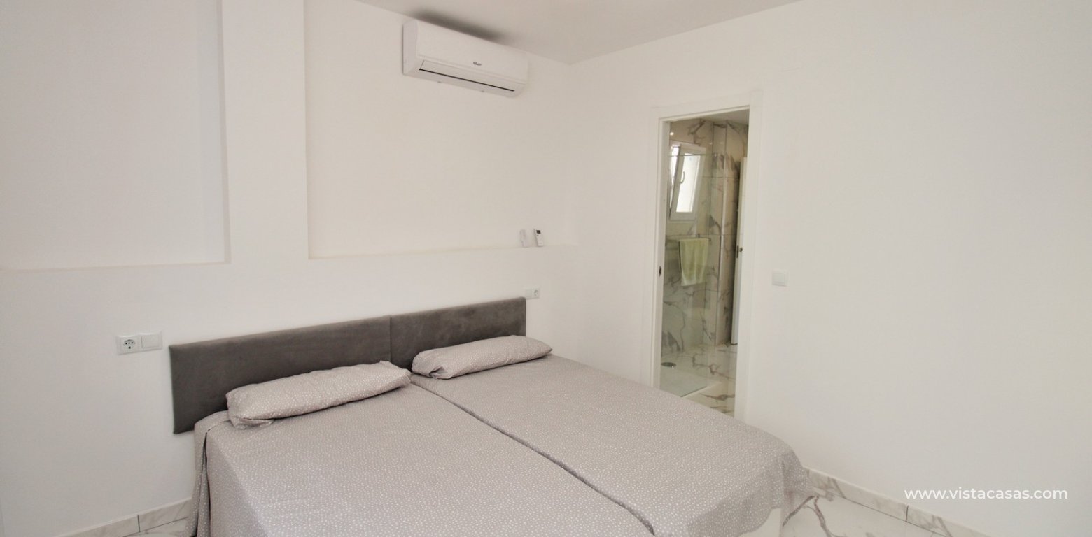 Renovated apartment for sale in the Villamartin Plaza bedroom