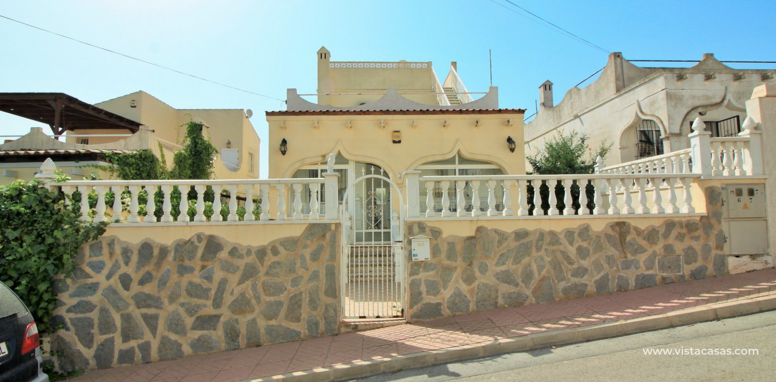Villa for sale in Balcón de la Costa Blanca front