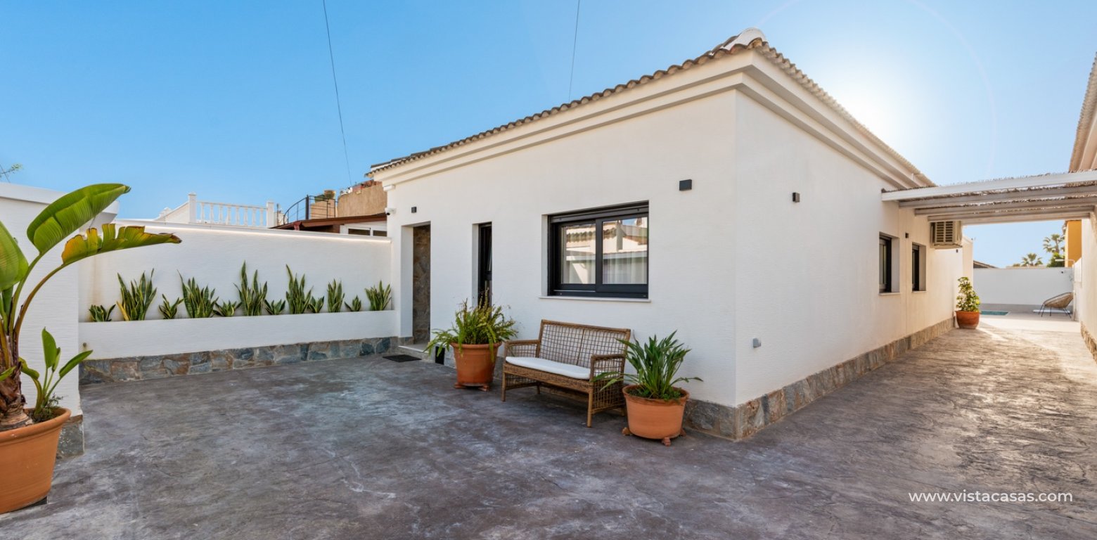 Resale - Villa - Torrevieja - El Chaparral