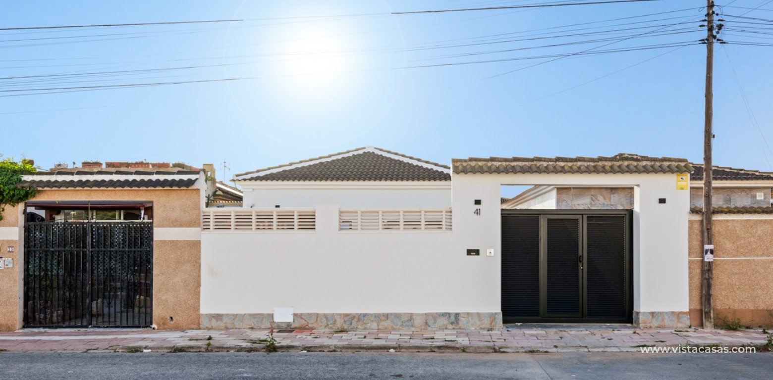 Resale - Villa - Torrevieja - El Chaparral