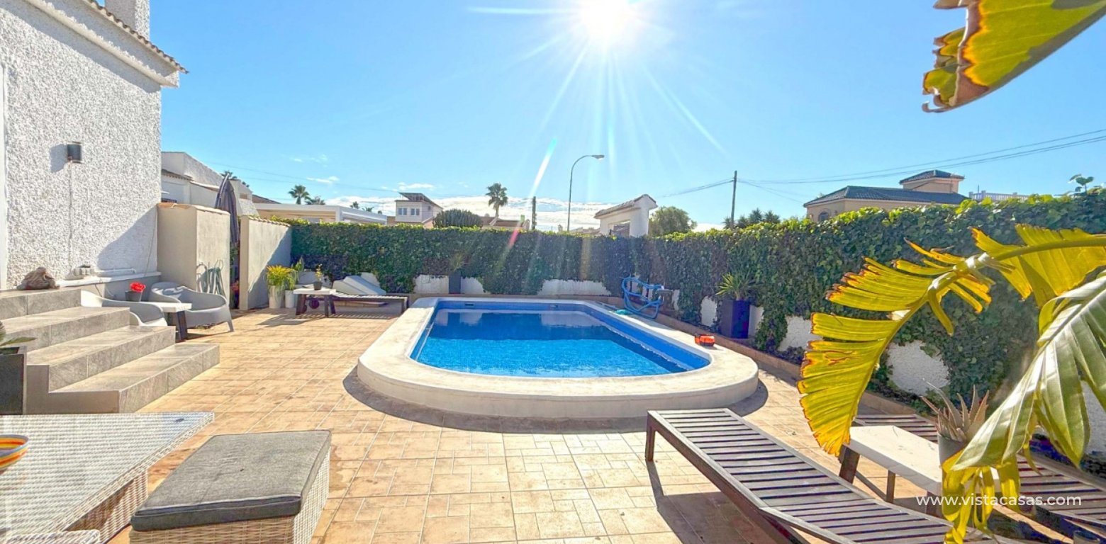 Resale - Villa - Torrevieja - La Siesta