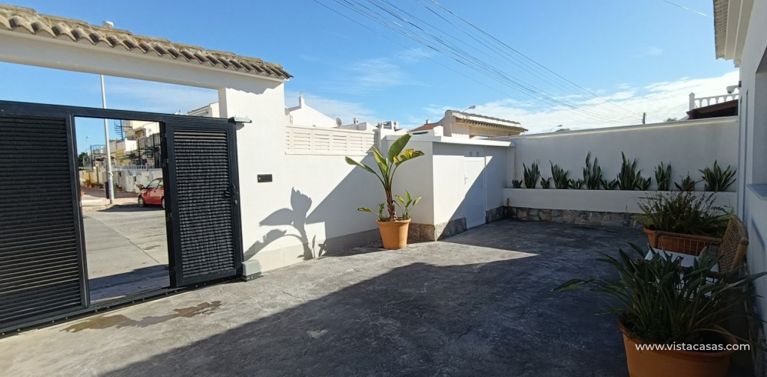 Resale - Villa - Torrevieja - El Chaparral