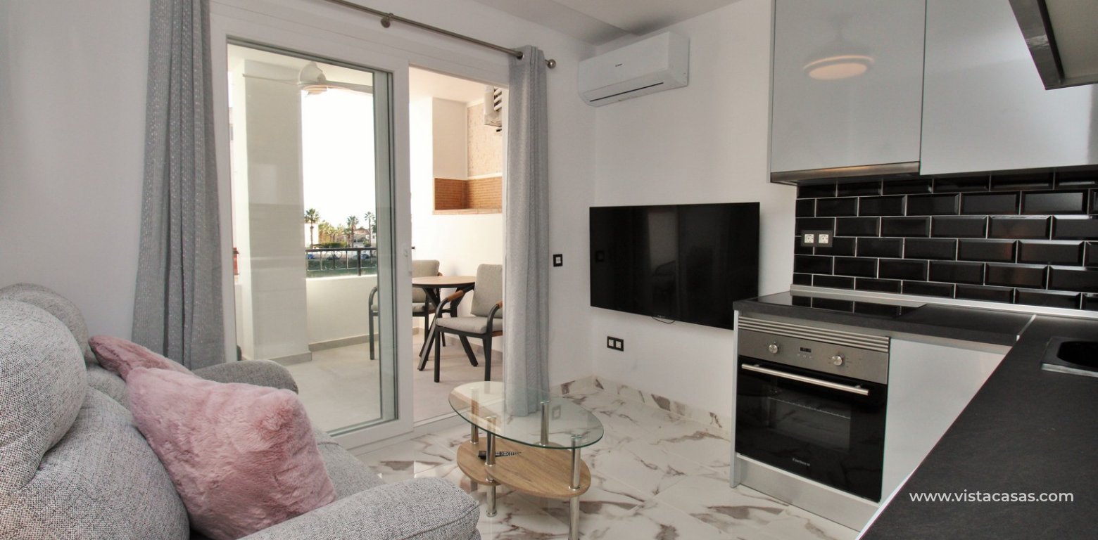 Renovated apartment for sale in the Villamartin Plaza lounge