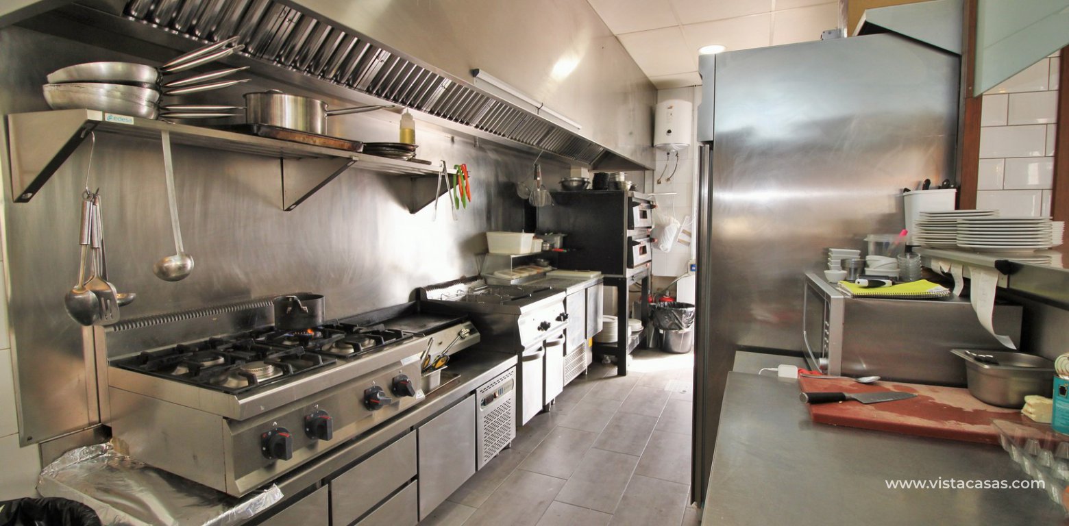 Commercial unit for sale in La Fuente Villamartin kitchen