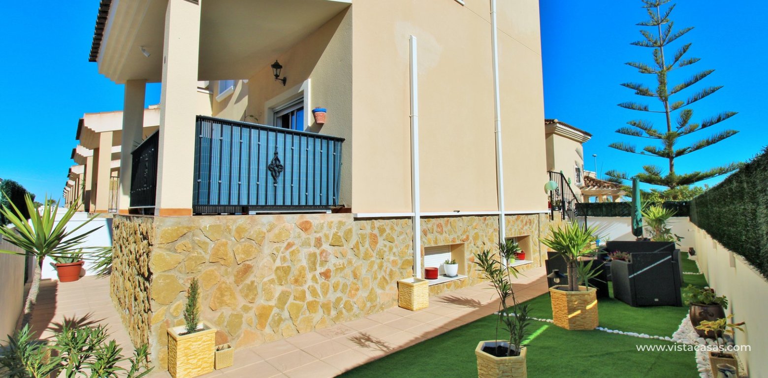 Townhouse for sale in Res. Paola IV, San Miguel de las Salinas garden