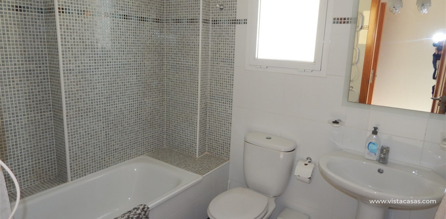Property for sale in Villamartin bathroom 1