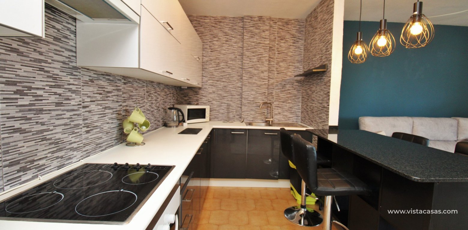 2 bedroom apartment for sale in the Villamartin Plaza kitchen open