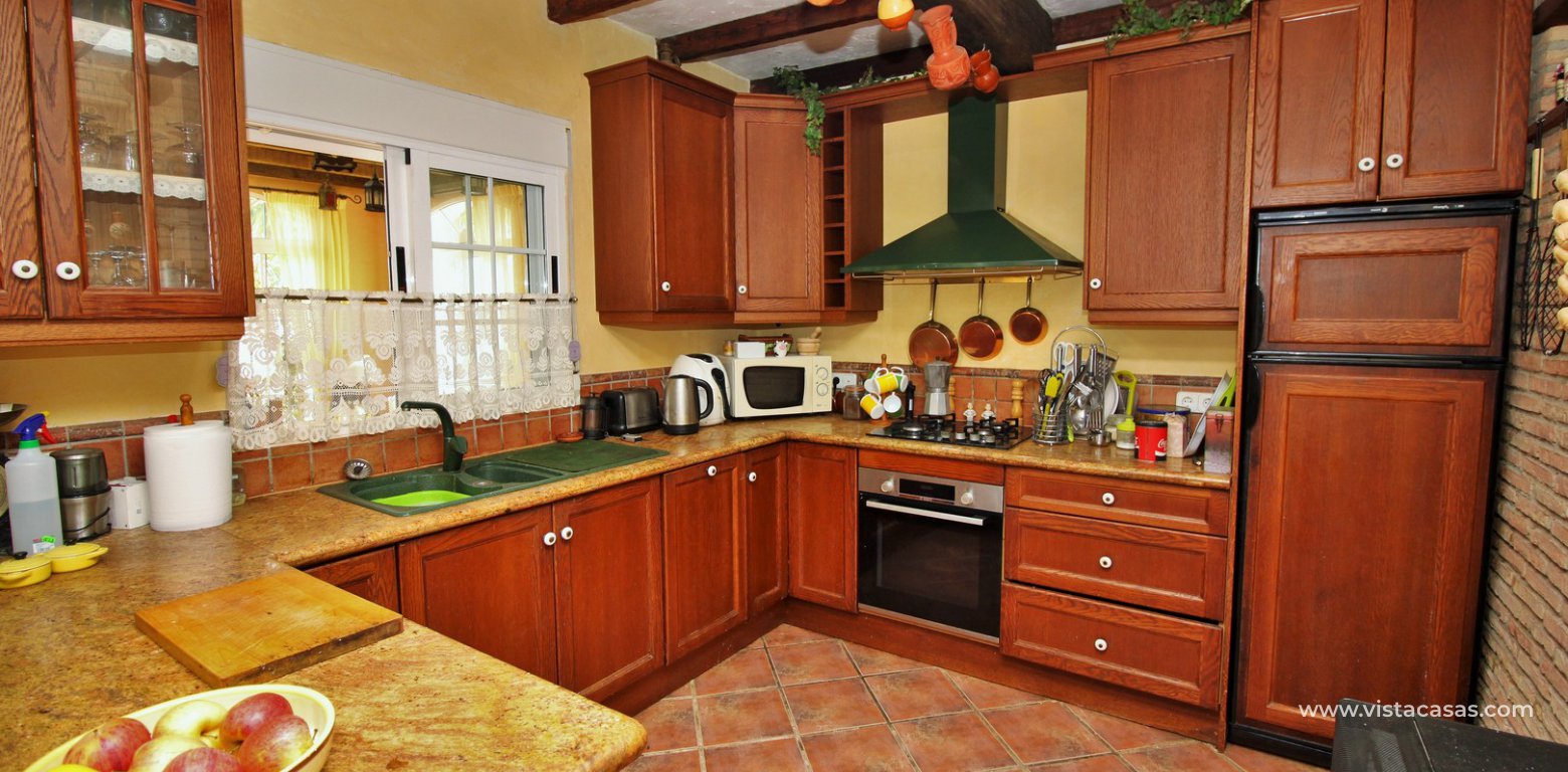 Villa for sale in Monte Zenia kitchen