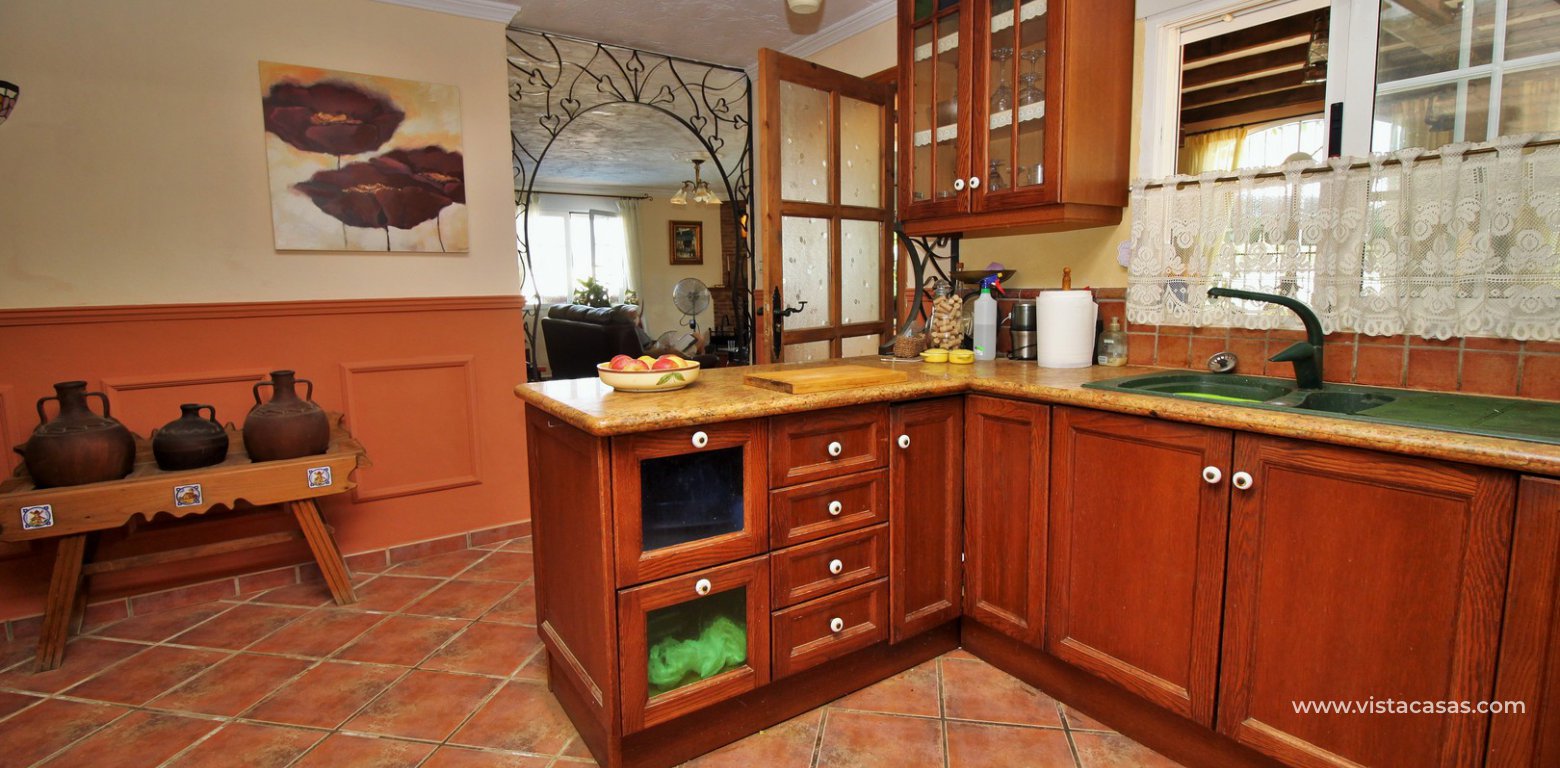 Villa for sale in Monte Zenia kitchen 2