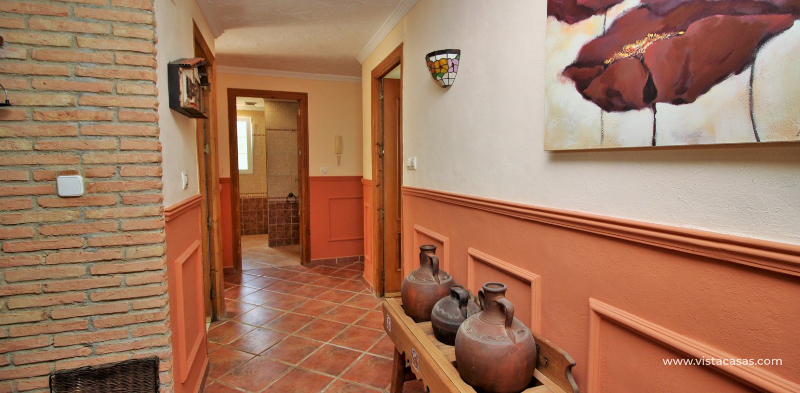 Villa for sale in Monte Zenia hallway