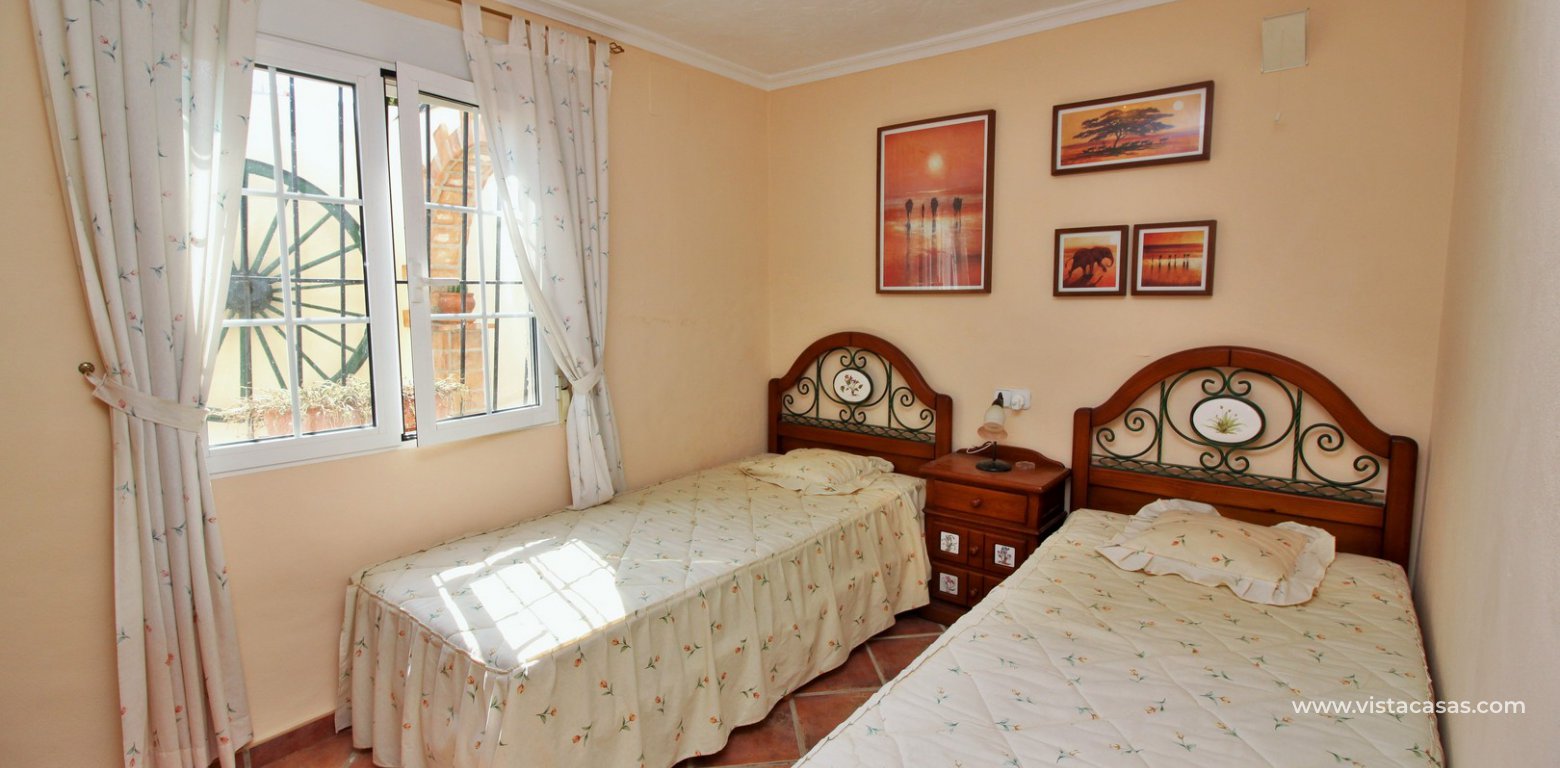 Villa for sale in Monte Zenia twin bedroom