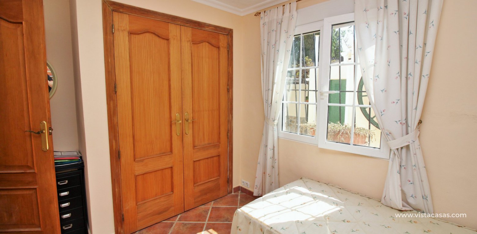 Villa for sale in Monte Zenia twin bedroom fitted wardrobes